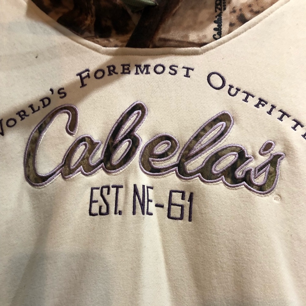 Cabela’s women’s sweatshirt